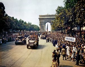 Parade passes through the Arc de Triomphe on August 26, 1944, following the liberation of Paris