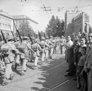 Men of the 1st Battalion, Duke of Wellington's Regiment, during liberation of Rome, June 8, 1944